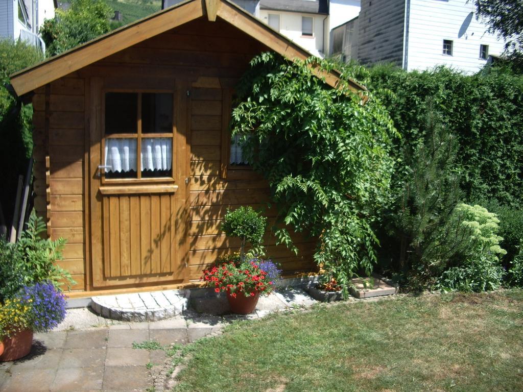 Отель Gaestehaus Resi Цельтинген-Рахтиг Экстерьер фото
